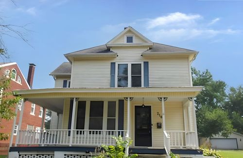 218 E Washington St, Paris, IL, 61944-2259 | Card Image