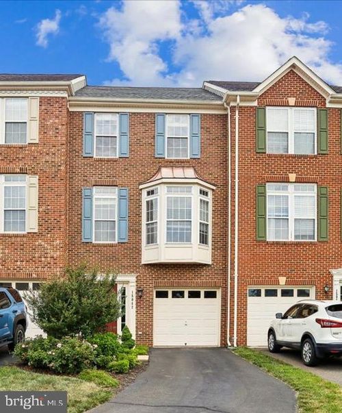 15042 Danehurst Cir, GAINESVILLE, VA, 20155-4443 | Card Image