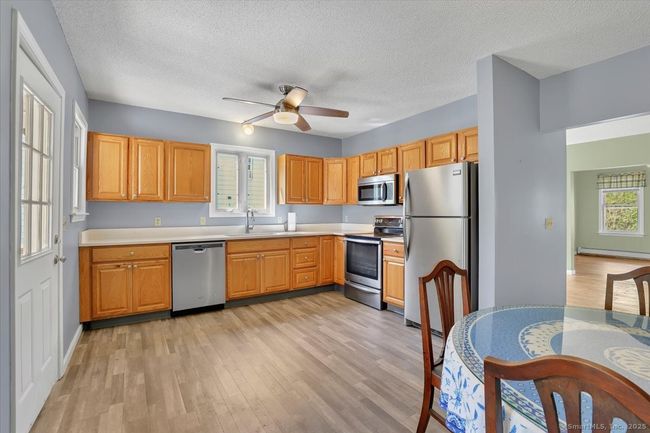 73 Foster St, Home with 6 bedrooms, 4 bathrooms and 6 parking in Manchester CT | Image 12