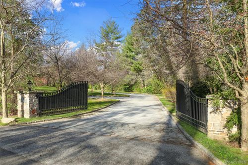 59 Park Rd, Scarsdale, NY, 10583-2141 | Card Image