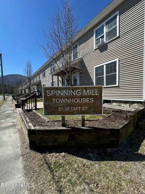 25 Taft St, North Adams, MA, 01247-3153 | Card Image