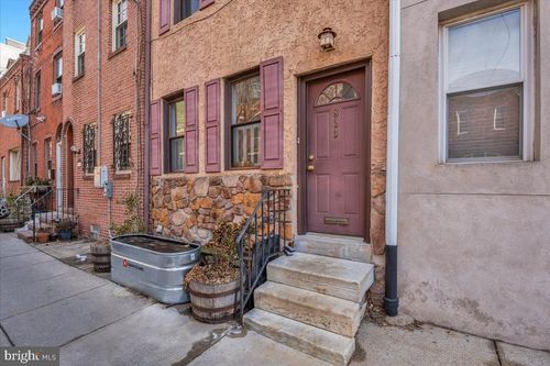 823 S 10th St, PHILADELPHIA, PA, 19147-2714 | Card Image