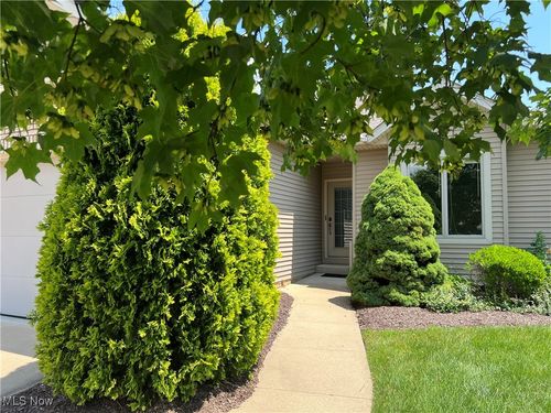1321 Meadowbrook Dr, Dover, OH, 44622-1379 | Card Image