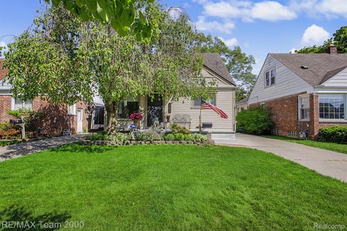 3363 Raymond Ave, Dearborn, MI, 48124-4343 | Card Image