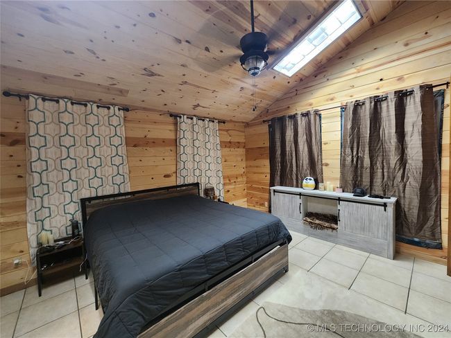 master bed | Image 39