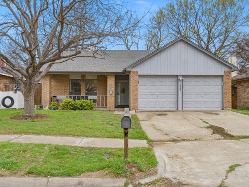 227 Valley Spring Dr, Arlington, TX, 76018-4017 | Card Image
