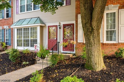 118 Edward Dr, Franklin Park, NJ, 08823-1670 | Card Image