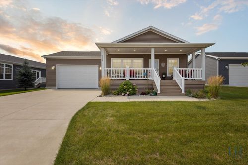 5906 Trillium Hills Dr, Rockford, MI, 49341-1608 | Card Image