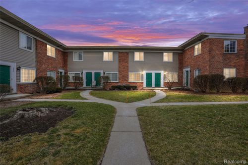 1898 Maple Road E, Birmingham, MI, 48009 | Card Image