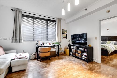 apt-210-540 Brickell Key Dr, Miami, FL, 33131-2635 | Card Image