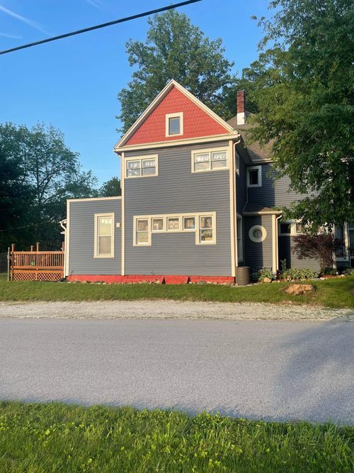 32 W Center St, Williamsport, IN, 47993-1211 | Card Image