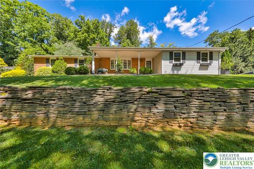 3557 Southwood Dr, Palmer Twp, PA, 18045-5852 | Card Image