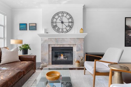 204-3151 Woodbine Dr, North Vancouver, BC, V7R2S4 | Card Image