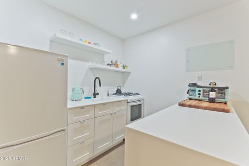 102-601 N 6th Ave, Phoenix, AZ, 85003-1558 | Card Image