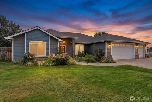 18 Sterling Ln, Walla Walla, WA, 99362-8220 | Card Image