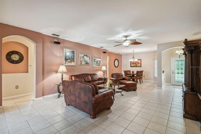 OPEN FLOOR PLAN | Image 9