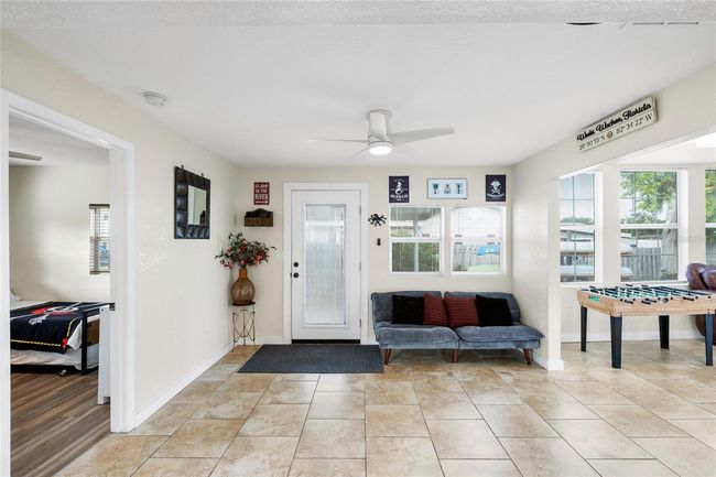 5336 Circle Dr, House other with 2 bedrooms, 2 bathrooms and null parking in Weeki Wachee FL | Image 4