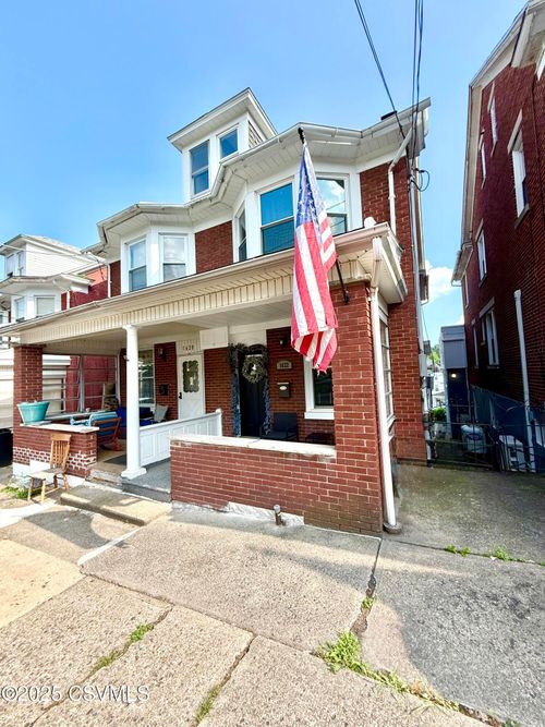 1622 W Arch St, Coal Township, PA, 17866-1602 | Card Image