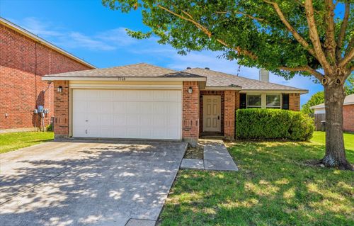 5160 Gold Basin Rd, Fort Worth, TX, 76179-2396 | Card Image
