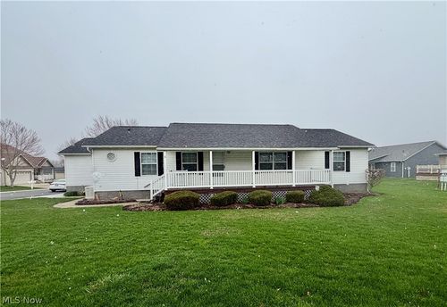 5665 Innkeeper St Se, Dennison, OH, 44621-9305 | Card Image
