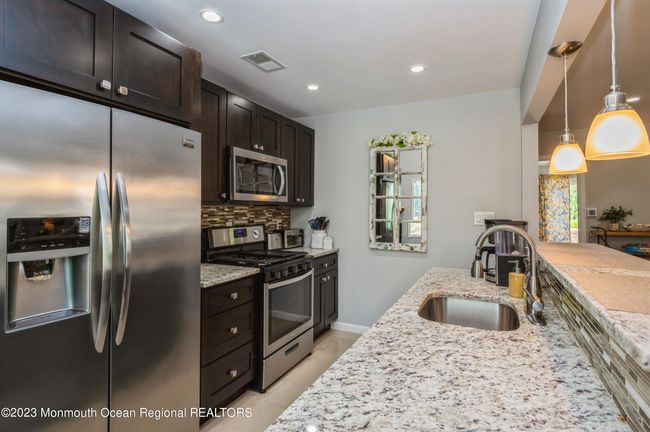 Stainless Steel Appliances | Image 9