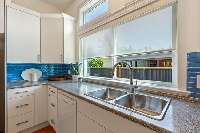 2125 Stadacona Dr, House other with 3 bedrooms, 2 bathrooms and 1 parking in Comox BC | Image 7