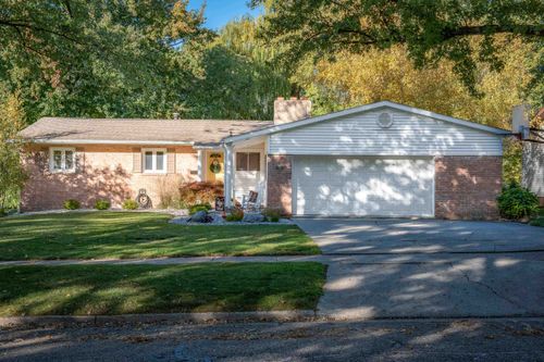 205 Westview Dr, Alma, MI, 48801-2169 | Card Image