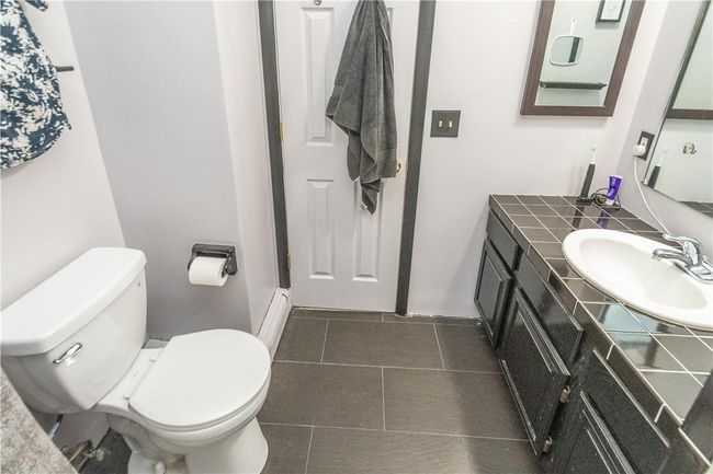 Second Floor Main Bathroom | Image 23