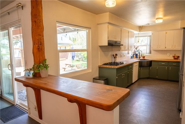 525 E F St, House other with 3 bedrooms, 2 bathrooms and 2 parking in Tehachapi CA | Image 13