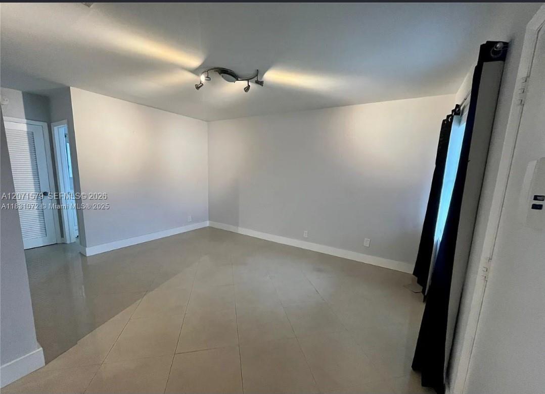 Residential Lease in Hollywood 4