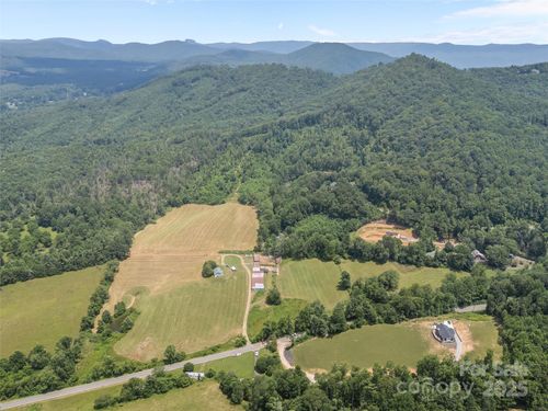 1305 Halltown Rd, Spruce Pine, NC, 28777-5474 | Card Image