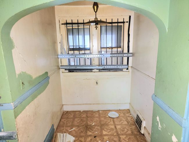 5953 Lakeview St, House other with 3 bedrooms, 2 bathrooms and null parking in Detroit MI | Image 7