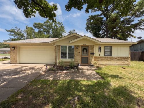 3009 W 11th St, Irving, TX, 75060-4802 | Card Image
