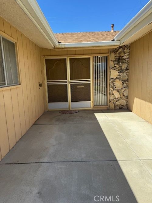 405 S Gilbert St, Hemet, CA, 92543-5960 | Card Image
