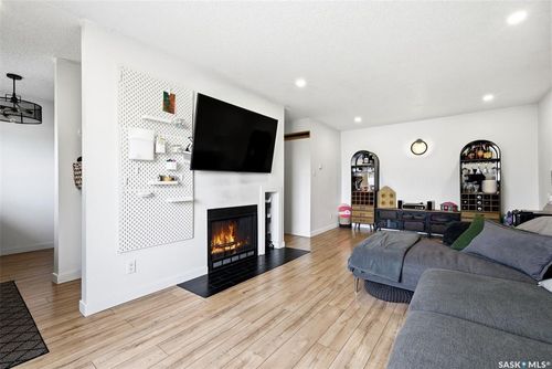 208-67 Rodenbush Dr, Regina, SK, S4R8C7 | Card Image