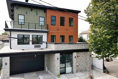 203-82-84 E 31st St, Bayonne, NJ, 07002-4752 | Card Image