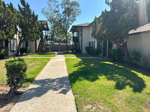 10347 Carefree Dr, Santee, CA, 92071-1835 | Card Image