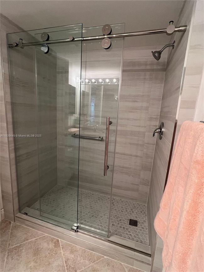 APT-1103 - 3100 N Highway A1a, Condo with 2 bedrooms, 2 bathrooms and null parking in Hutchinson Island FL | Image 17