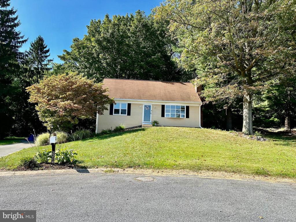 Kitty Ln, Mountville, PA 17554