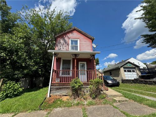 1025 Randolph St, New Castle, PA, 16101-4832 | Card Image