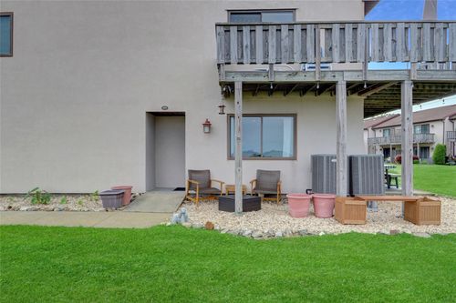 apt-301-1 Anchorage Way, Freeport, NY, 11520-6260 | Card Image