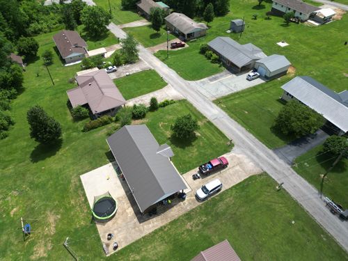 910 Hassell Dr, Waynesboro, TN, 38485-2821 | Card Image