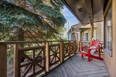 47 Coachway Rd Sw, Home with 4 bedrooms, 2 bathrooms and 2 parking in Calgary AB | Image 2