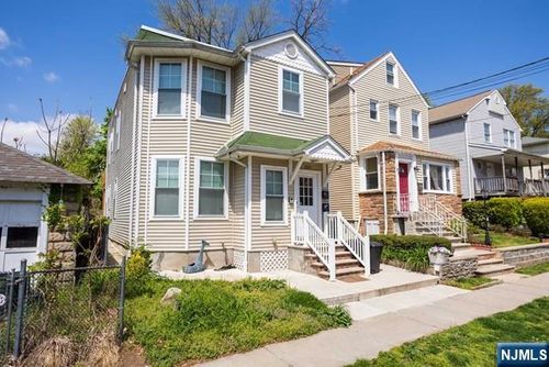 199 Van Winkle St, East Rutherford, NJ, 07073-1816 | Card Image