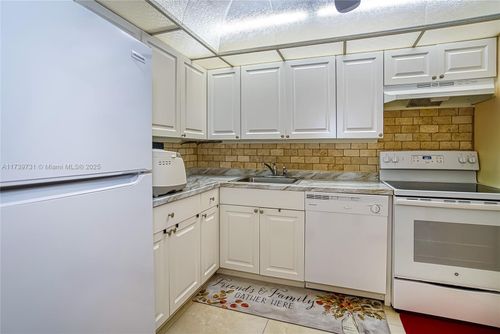 a319-16851 Ne 23rd Ave, North Miami Beach, FL, 33160-3778 | Card Image