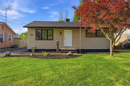 2105 Stewart Dr Nw, Warren, OH, 44485-2344 | Card Image