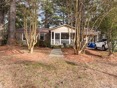 515 Downing Dr, Scotland Neck, NC, 27874-1131 | Card Image