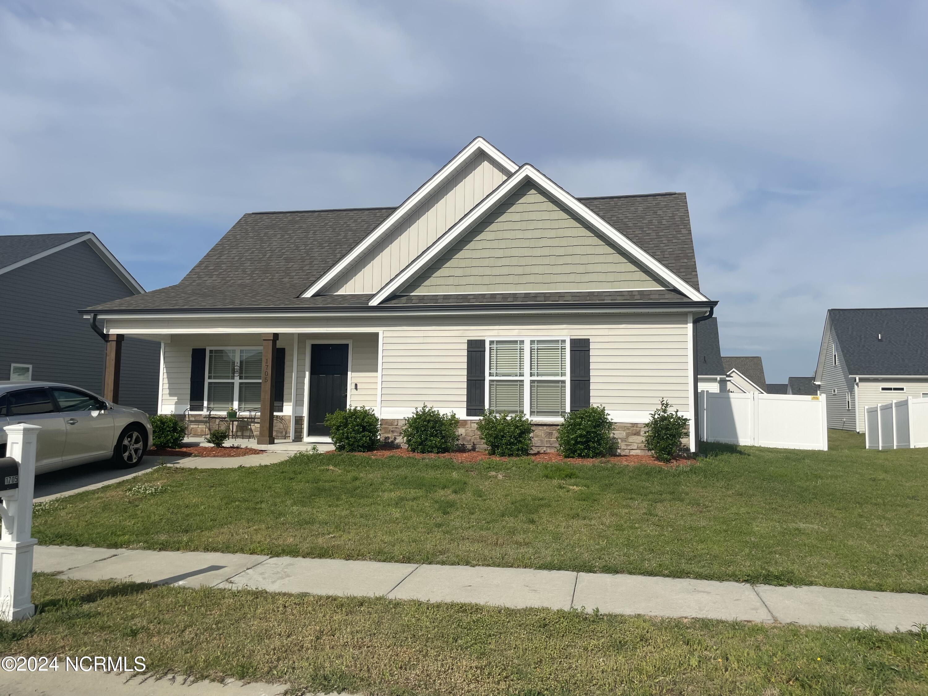 Penncross Dr, Greenville, NC 27834