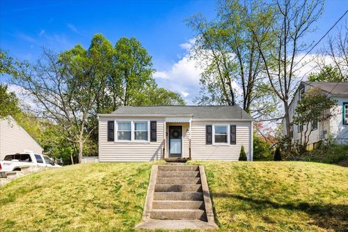 428 Poplar Ave S, Waynesboro, VA, 22980 | Card Image