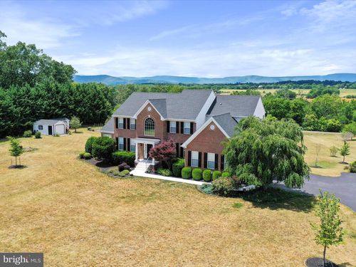 180 Newell Dr, MIDDLETOWN, VA, 22645-2088 | Card Image